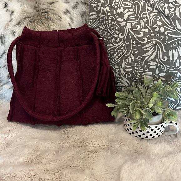 The Winding Road Burgundy Patchwork Ultra Thick Felt Zipper Tote Bag Pure - Picture 2 of 10